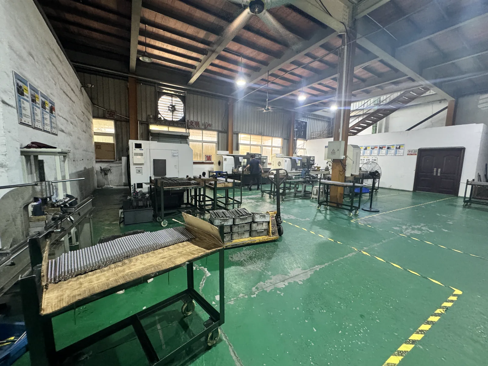 按设备定位要求、测量长度和整机误差预算判断 C7 是否适用,并确认对应的验收方式。